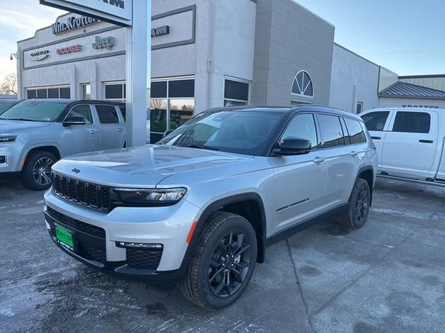 New 2025 Silver Zynith Exterior Paint Jeep Limited image 2