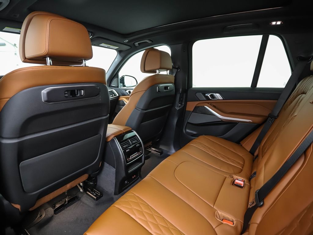 New 2026 Black Sapphire Metallic BMW xDrive50e image 21