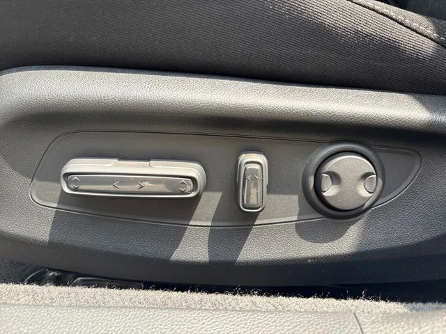 Certified Used 2023  Honda EX image 16