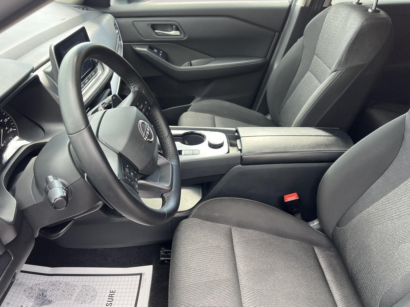 Used 2025 Gun Metallic Nissan SV image 21
