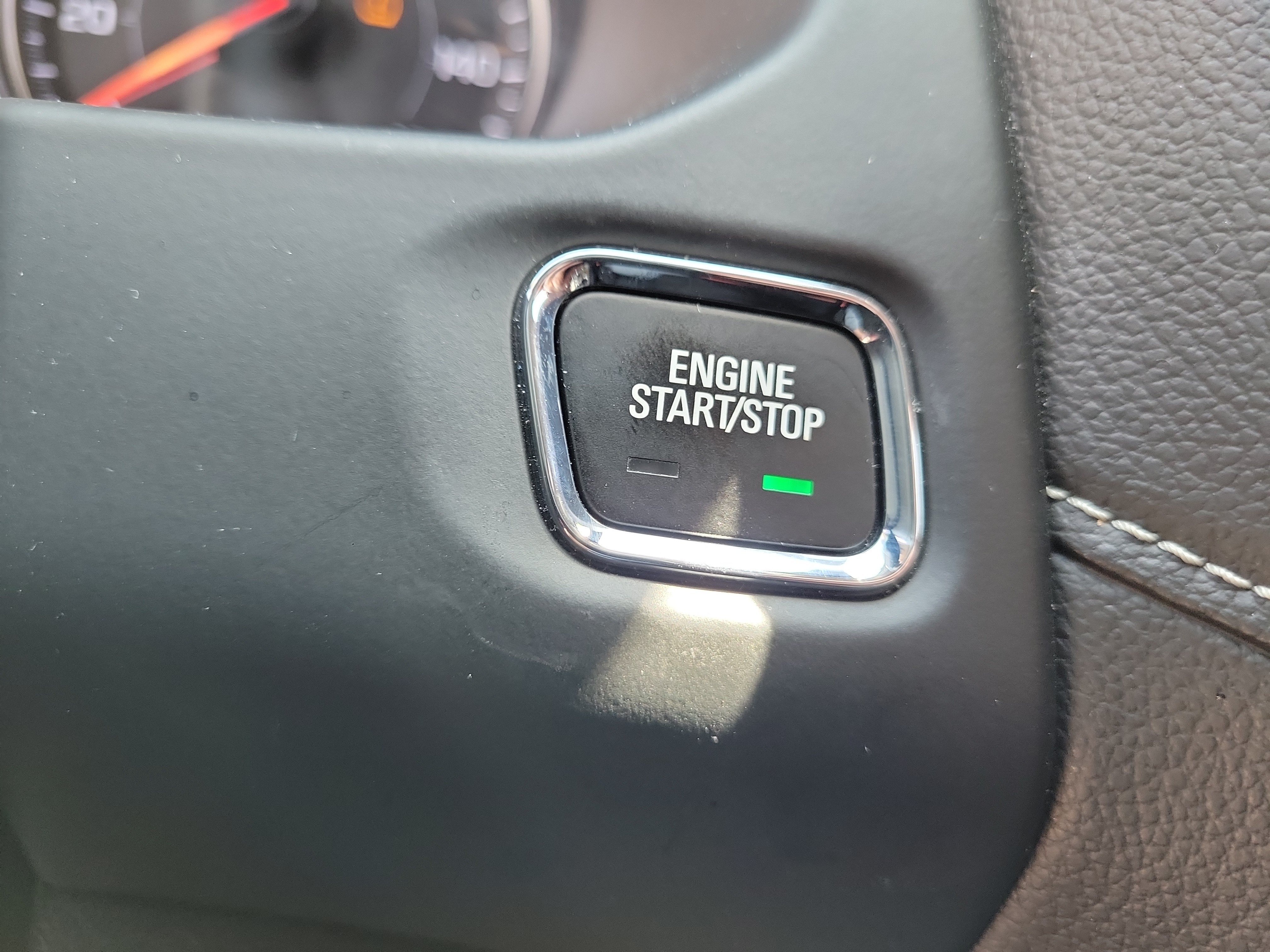 Used 2023 Sterling Metallic GMC SLE image 31