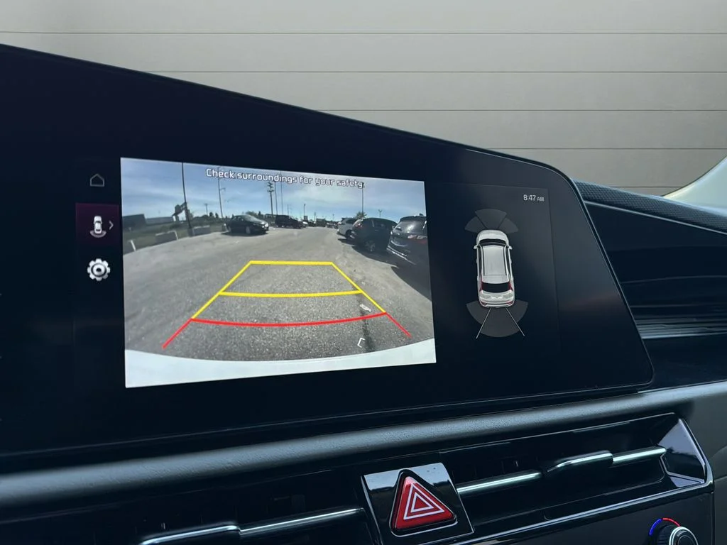 Used 2023 White Kia Wave image 20