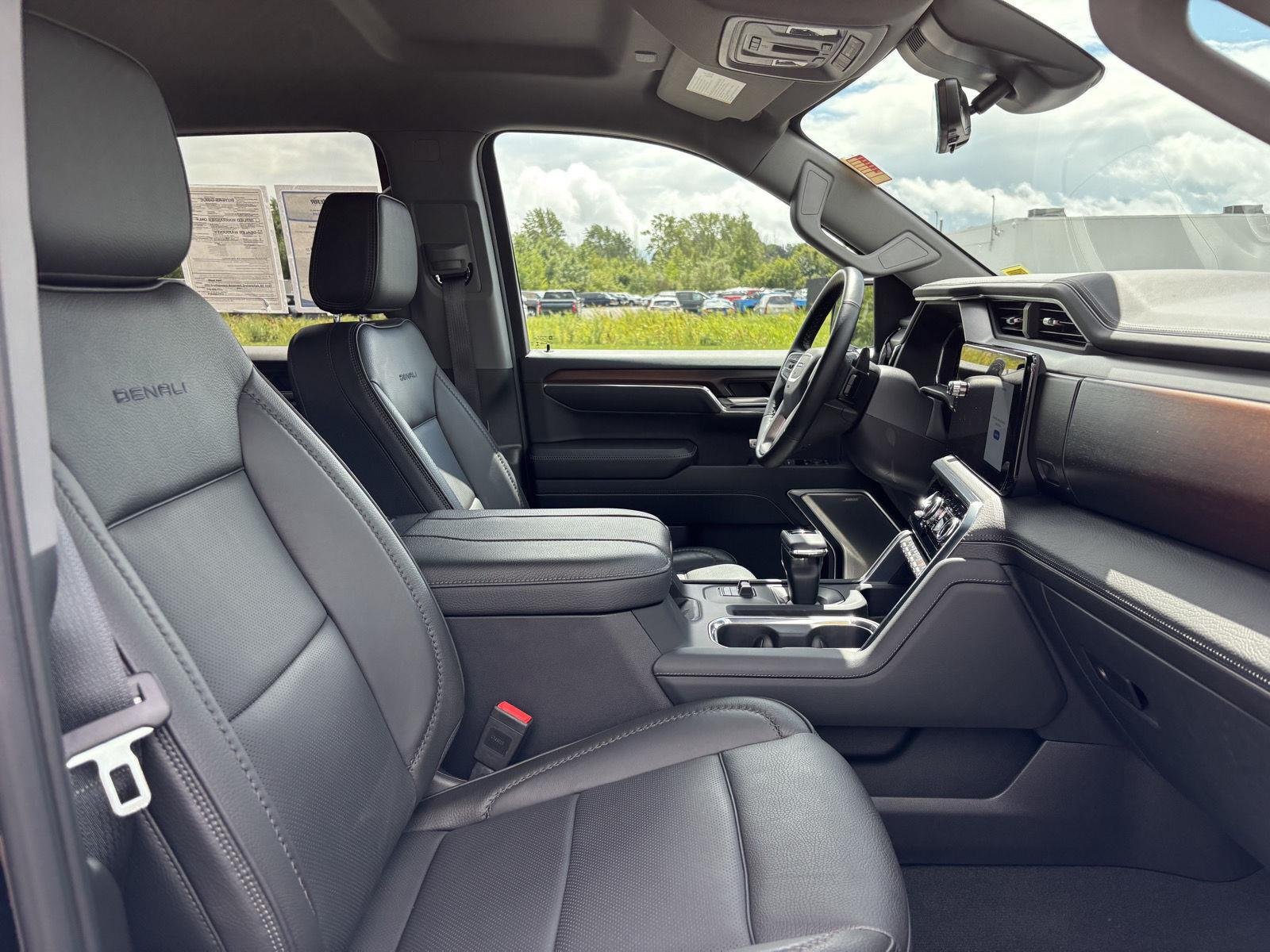 Used 2024 Onyx Black GMC Denali image 46
