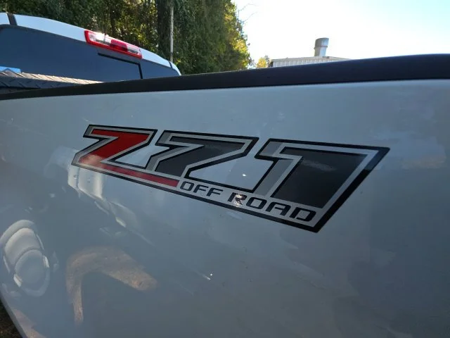Used 2017 White Chevrolet Z71 image 15