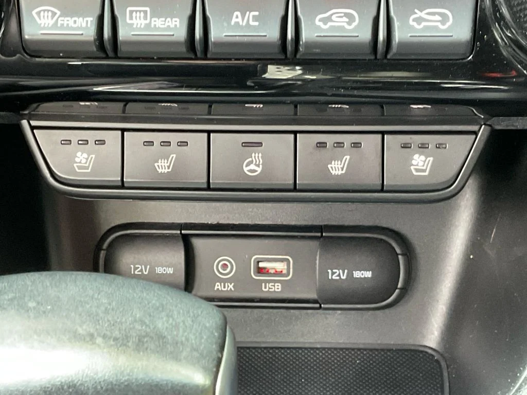 Used 2018 Red Kia EX image 25