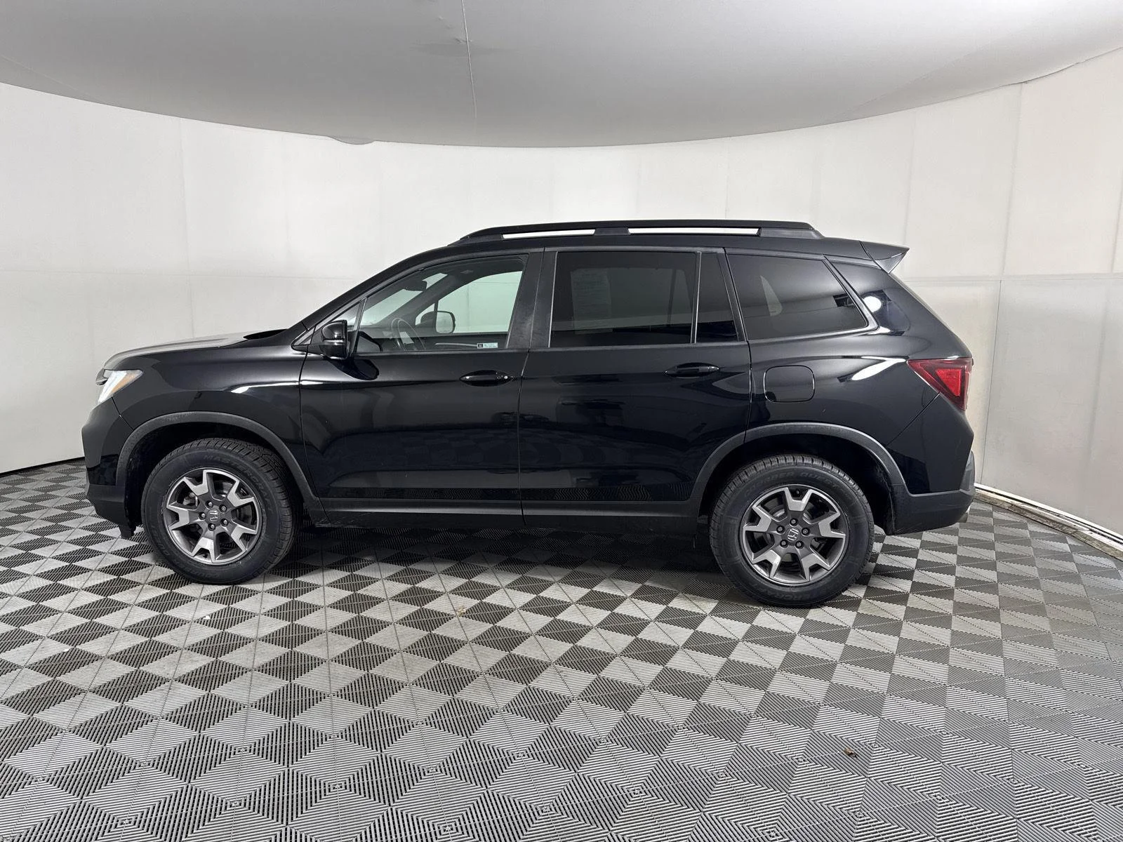 Used 2022 Crystal Black Pearl Honda TrailSport image 4