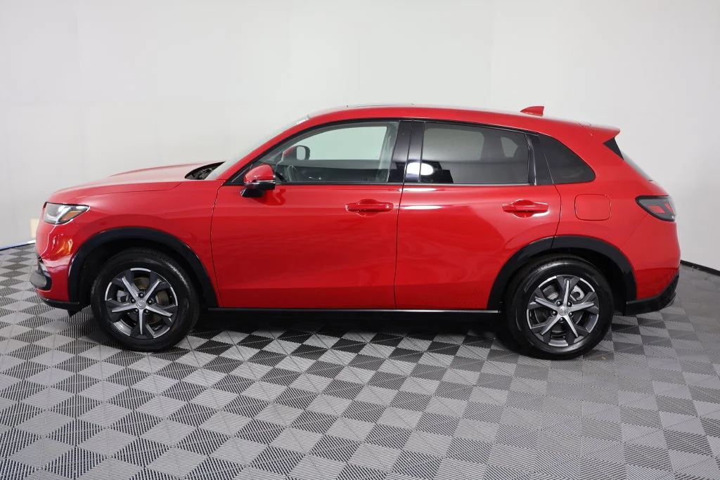 Used 2025 Milano Red Honda EX-L image 4