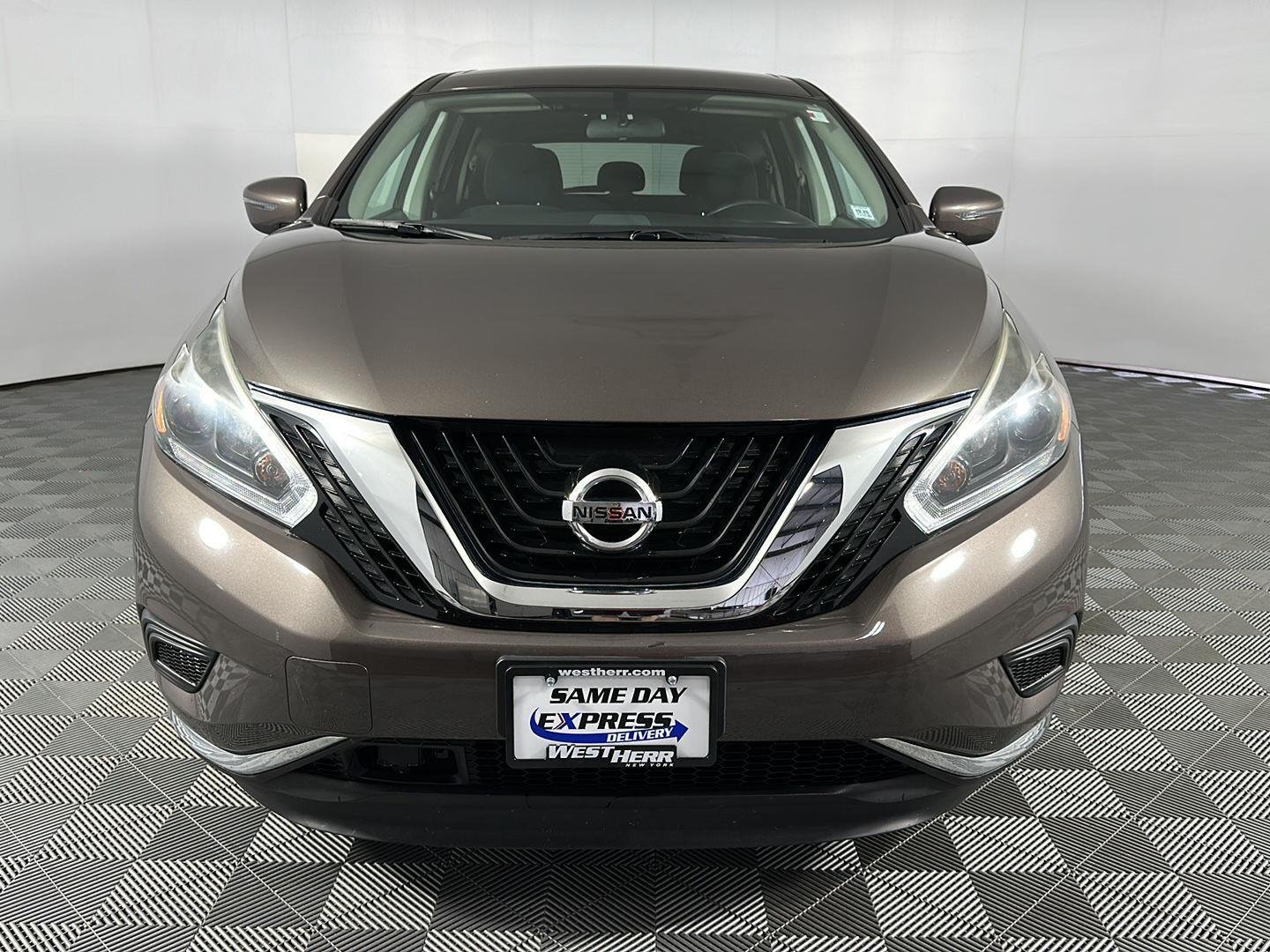 Used 2018 Java Metallic Nissan S image 13