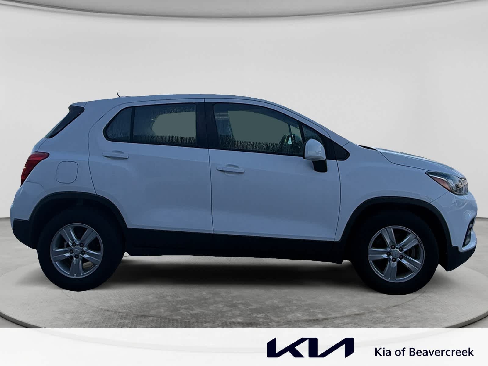 Used 2019 Summit White Chevrolet LS image 4