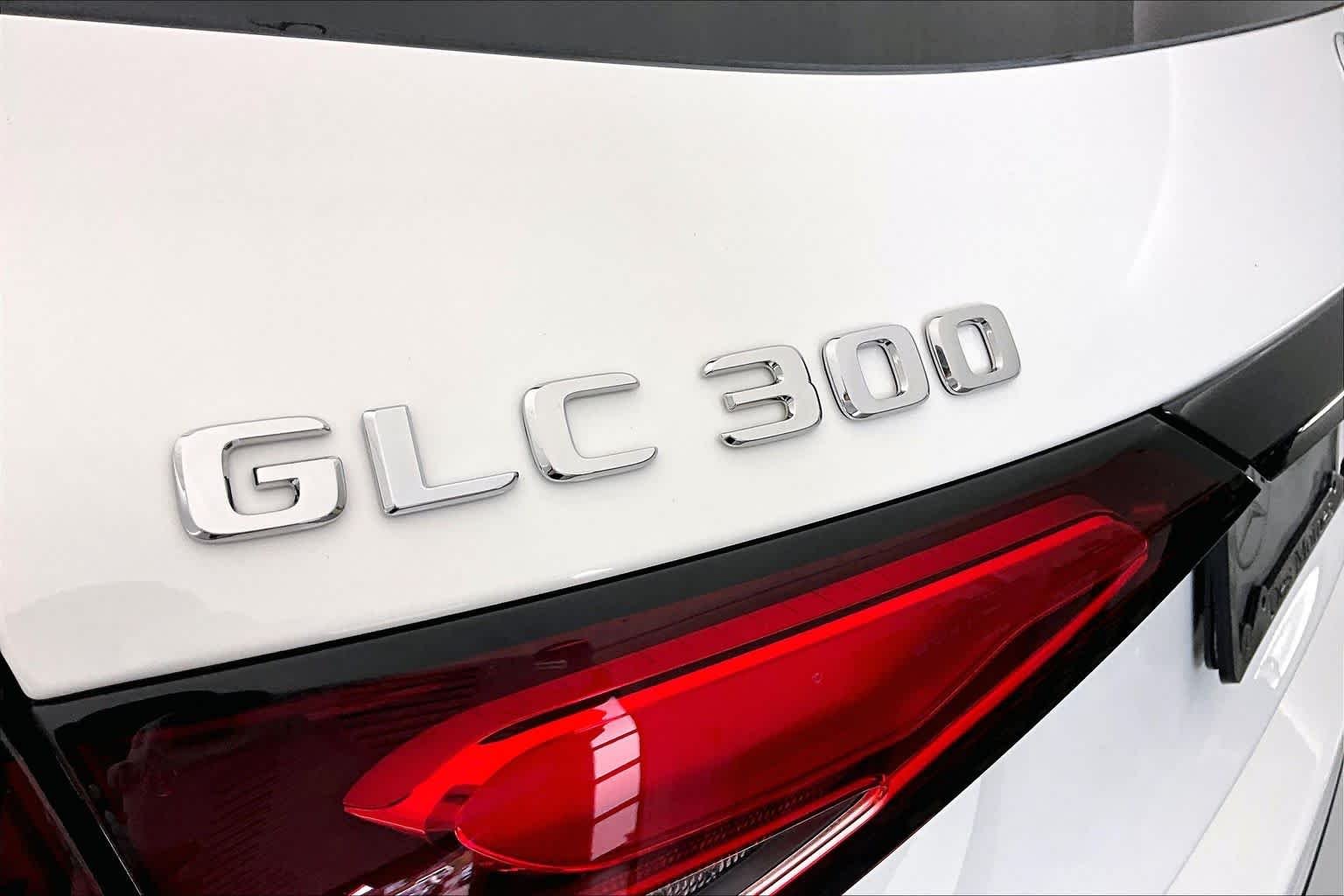 New 2026 Polar White Mercedes-Benz GLC 300 image 7