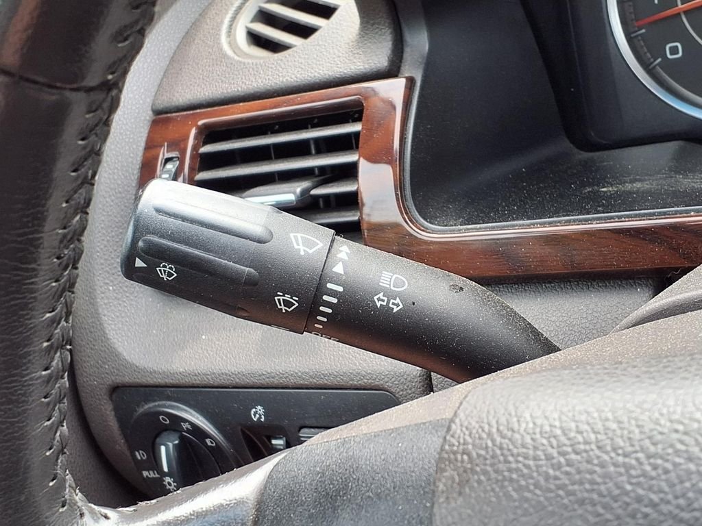 Used 2009 Silver Ford SE image 15