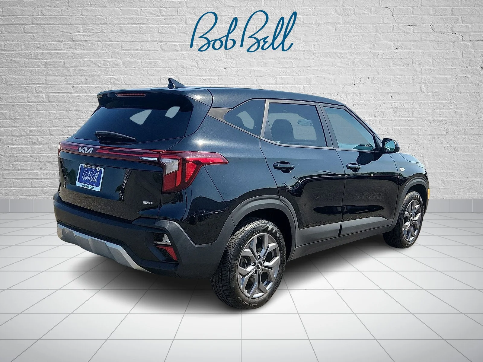 Used 2024 Black Kia LX image 6