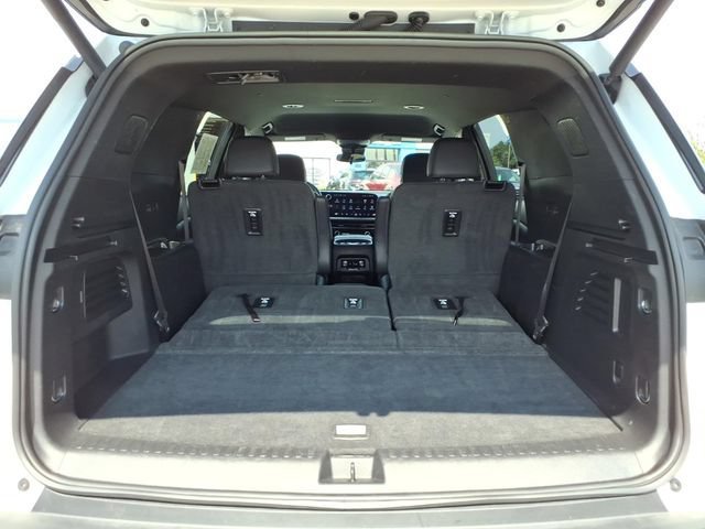 Used 2025 Summit White Chevrolet LT image 24