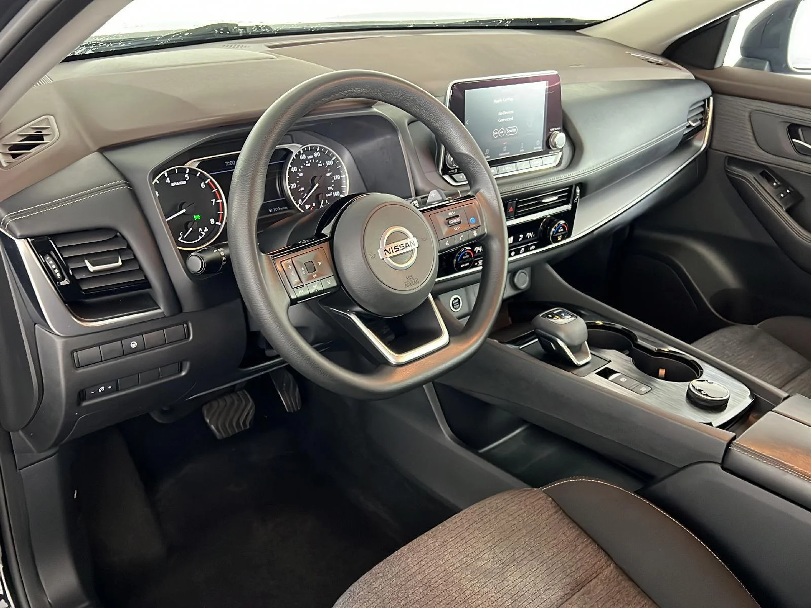 Used 2021 Super Black Nissan SV image 2