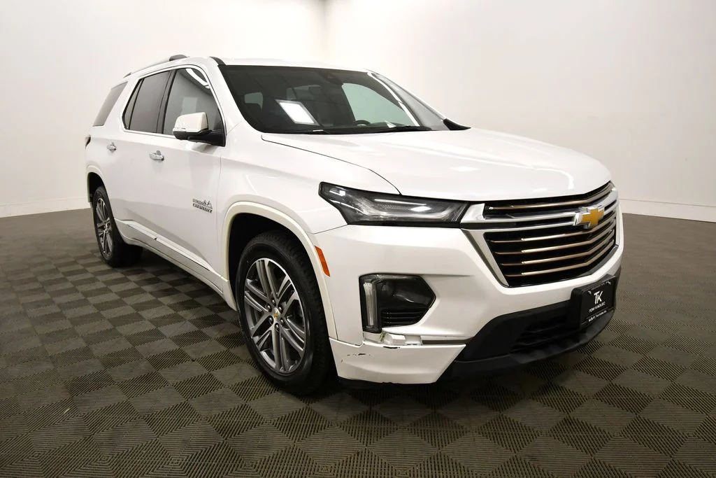 Used 2023 Beige Chevrolet High Country image 9