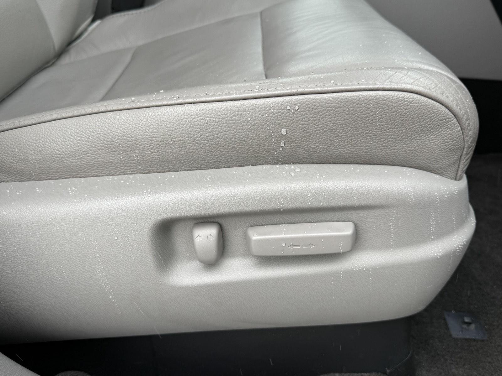 Used 2012 Crystal Black Pearl Honda Touring image 12