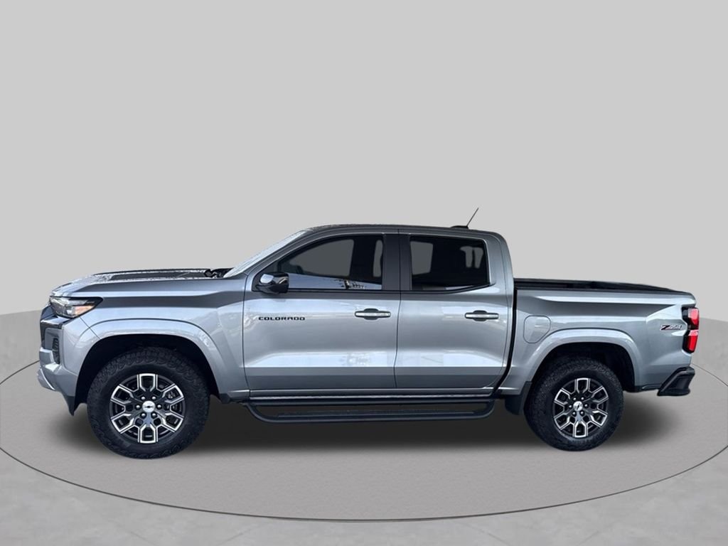 Used 2025 Gray Chevrolet Z71 image 3