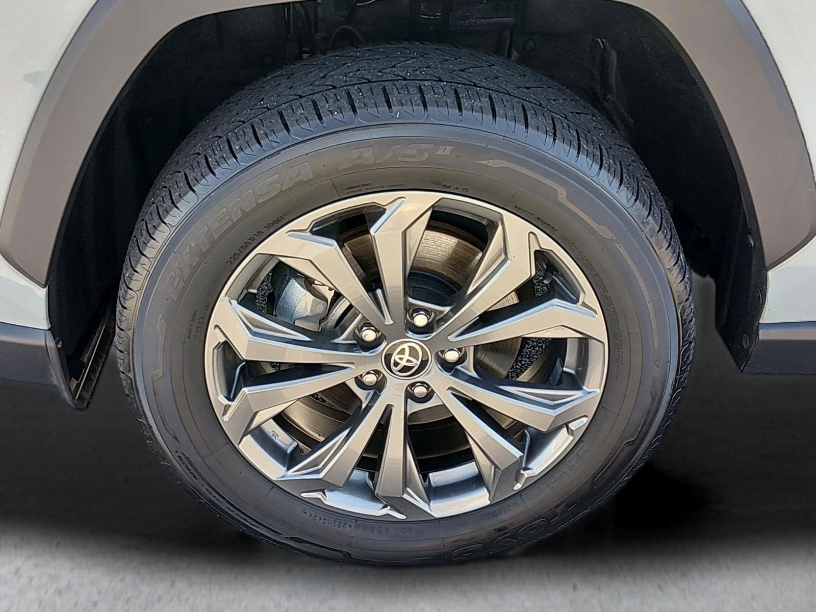 Used 2022 Lunar Rock Toyota XLE Premium image 11