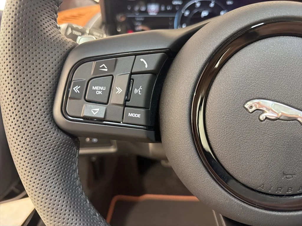 2024 Jaguar F-Type R75 - Photo 13