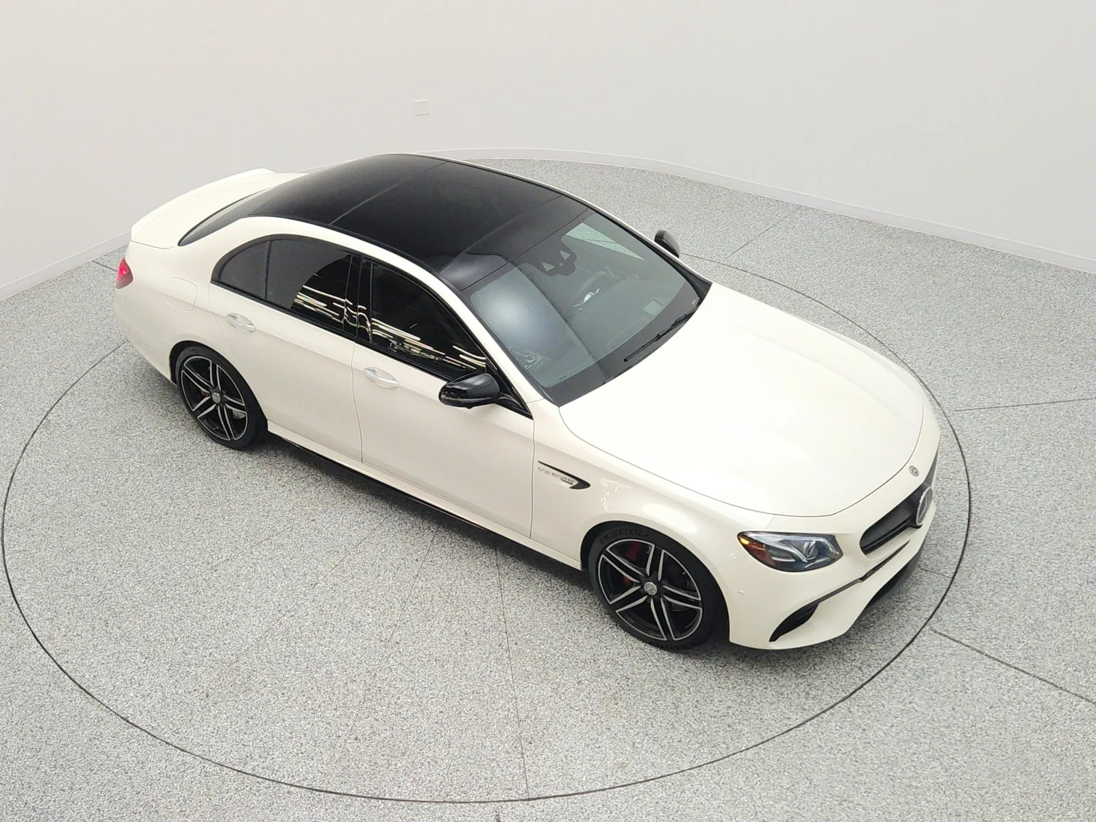 Used 2019 designo Diamond White Metallic Mercedes-Benz AMG® E 63 S 4MATIC+ Sedan image 25