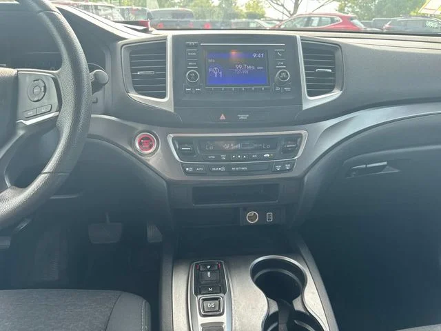 Used 2019  Honda Sport image 21