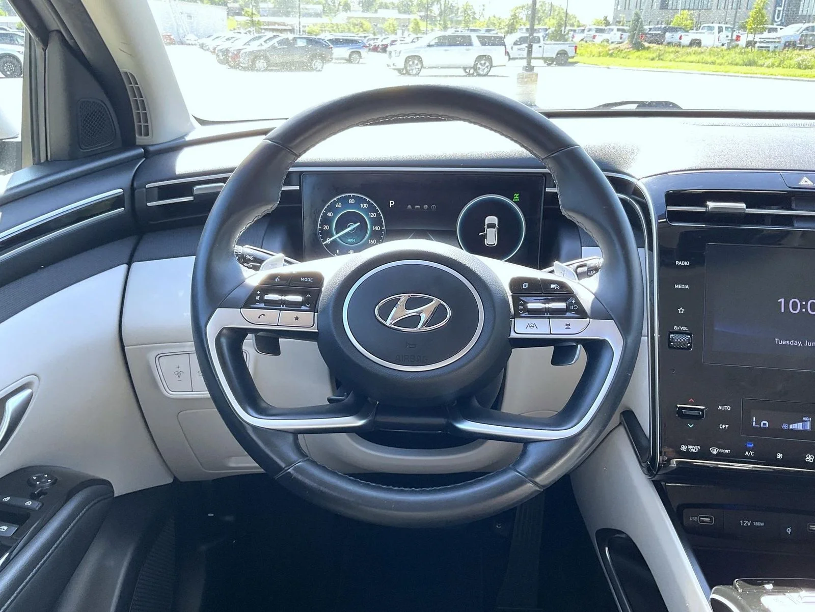 Used 2022 Silver Hyundai SEL Convenience image 11