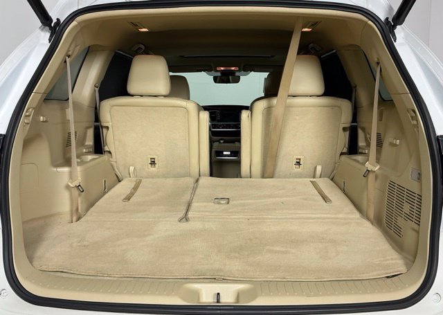 Used 2017 White Toyota XLE image 27