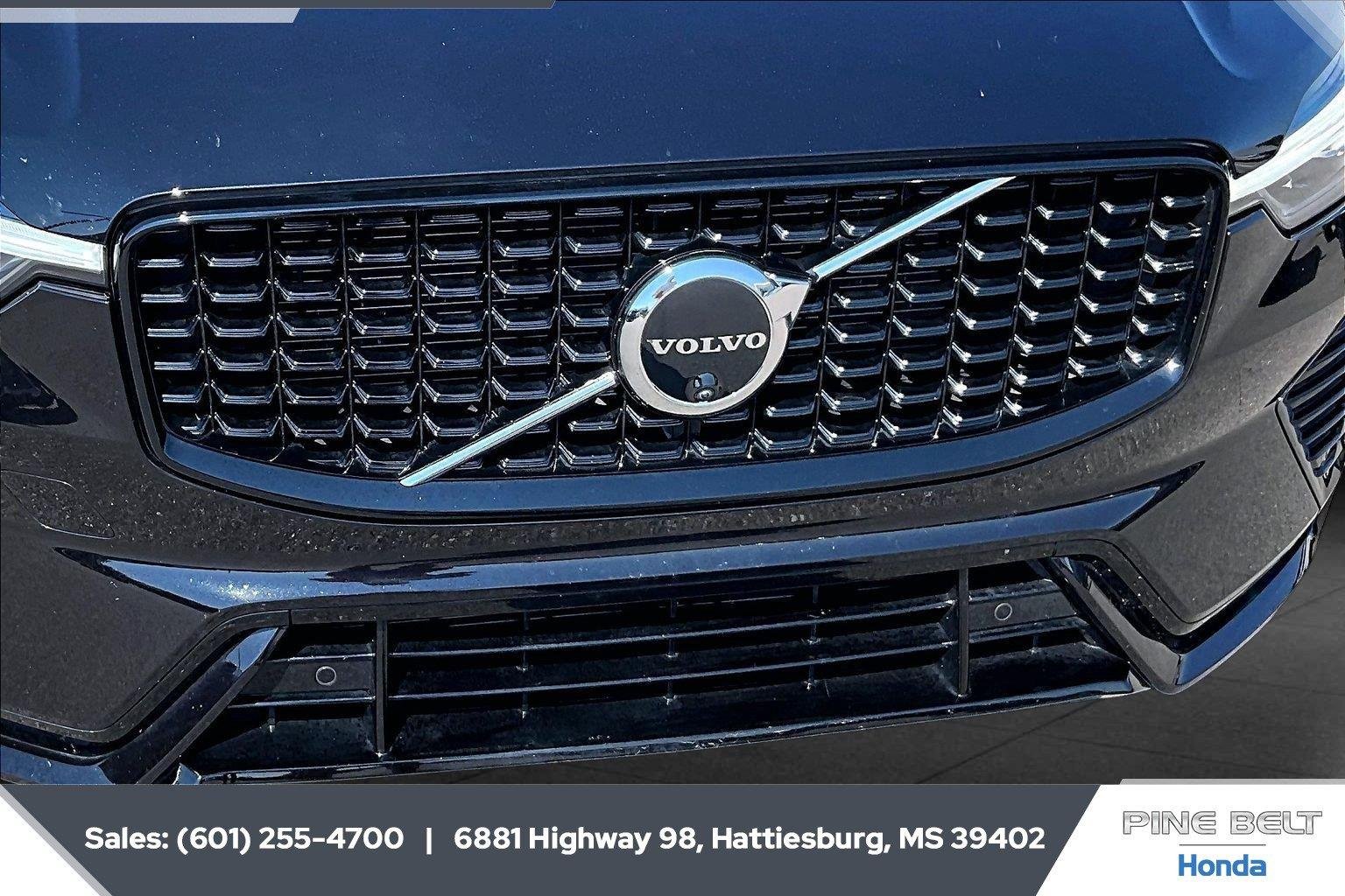 Used 2025 Onyx Black Metallic Volvo Ultra image 22