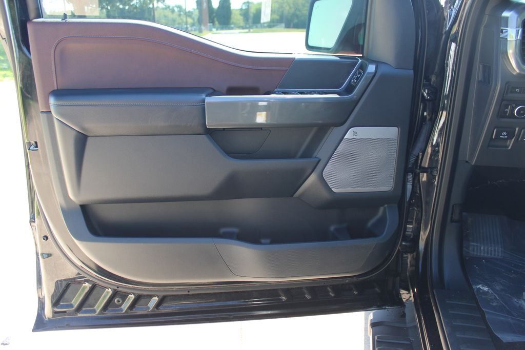 Used 2023  Ford Lariat image 42