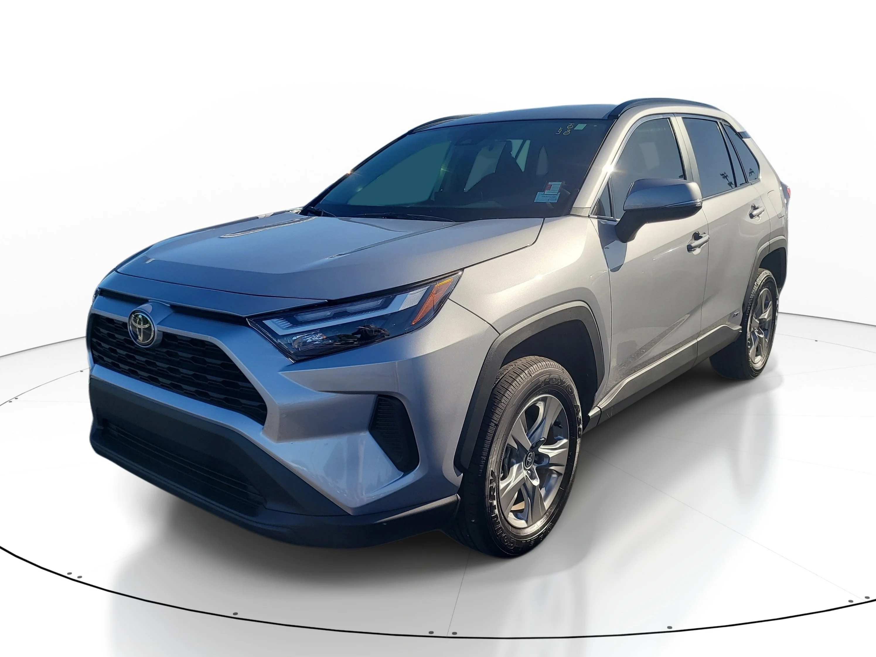 Used 2025 Silver Sky Metallic Toyota Hybrid XLE image 3