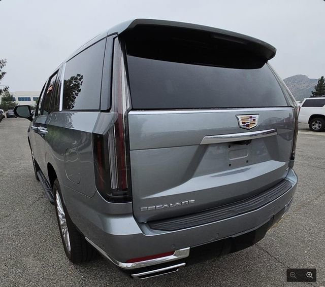 2025 Cadillac Escalade Premium Luxury photo 6