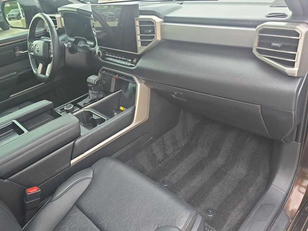 Used 2025  Toyota Limited image 39