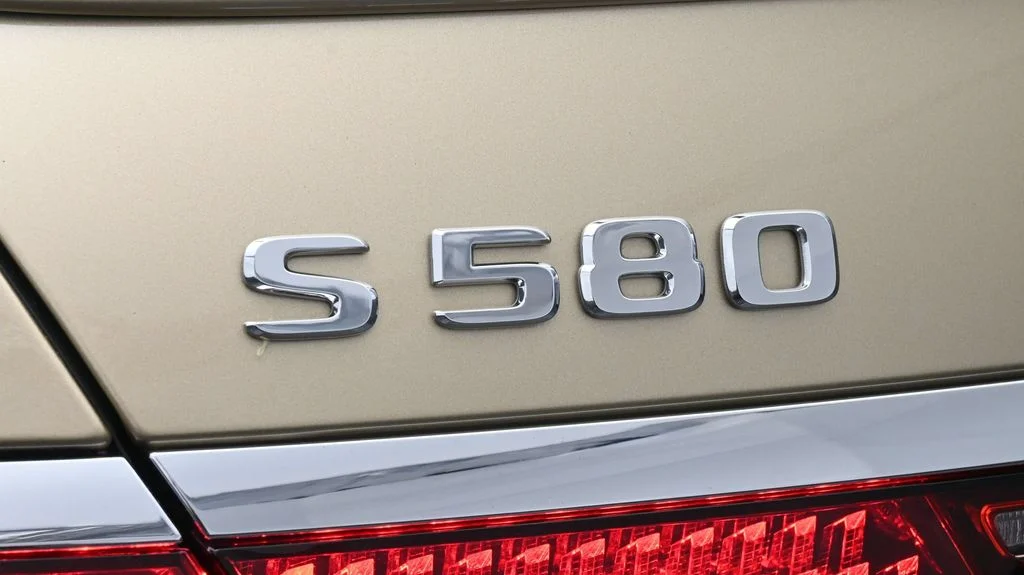 Used 2023 Gold Mercedes-Benz S 580 image 22