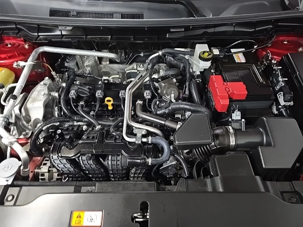 Used 2025 Red Diamond Mitsubishi ES image 16