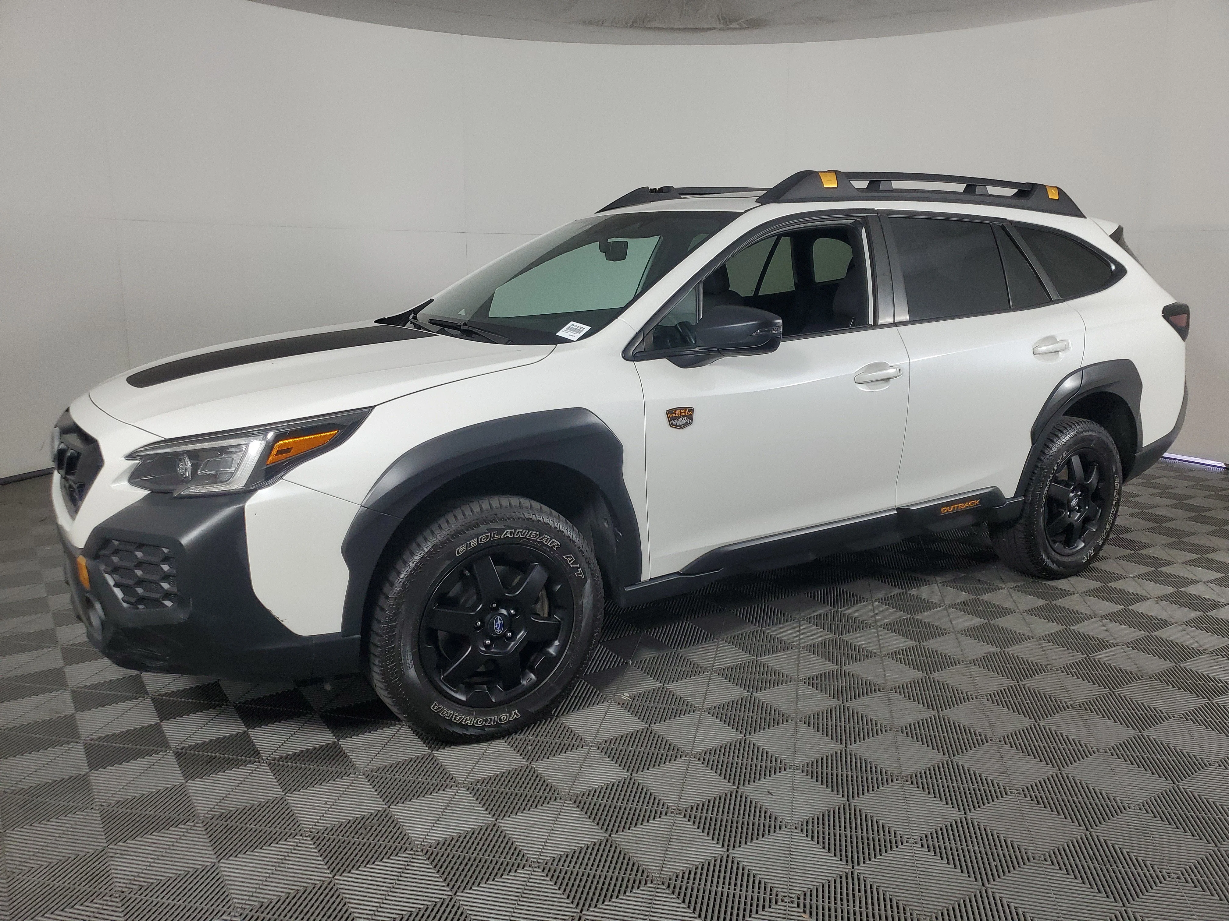 Used 2024 Crystal White Pearl Subaru Wilderness image 8