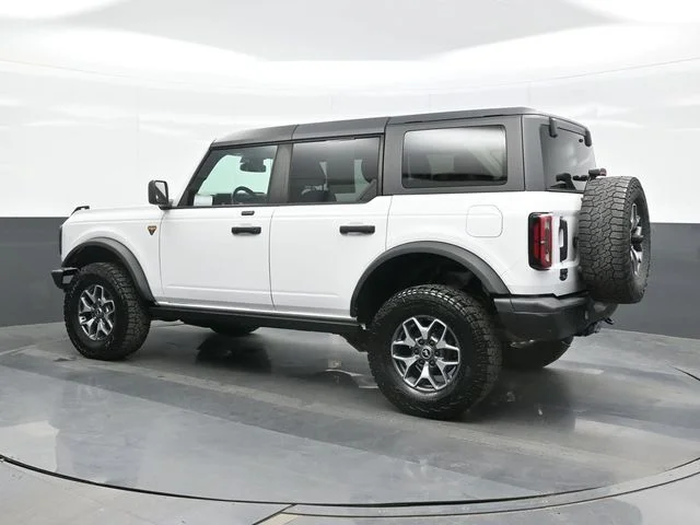 Used 2021 White Ford Badlands image 3