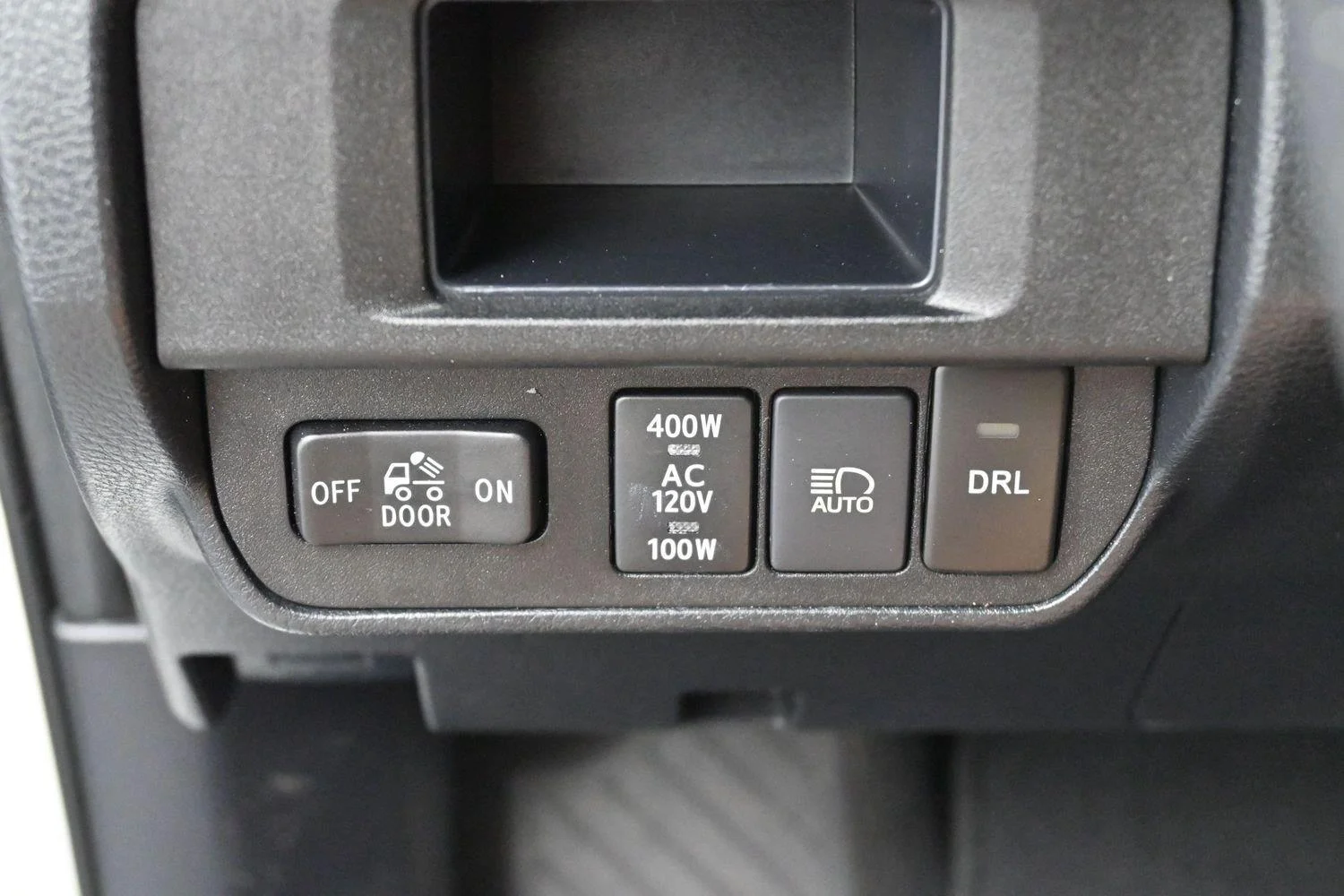 Used 2018 Super White Toyota TRD Off Road image 25
