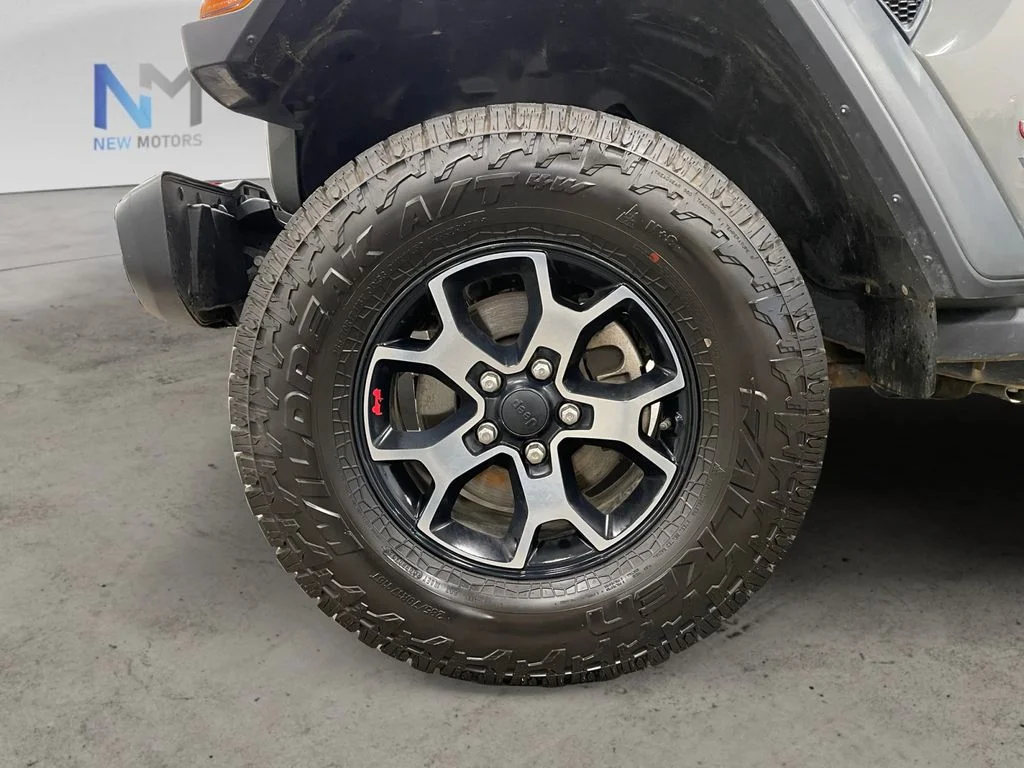 Used 2018 Gray Clearcoat Jeep Rubicon image 14