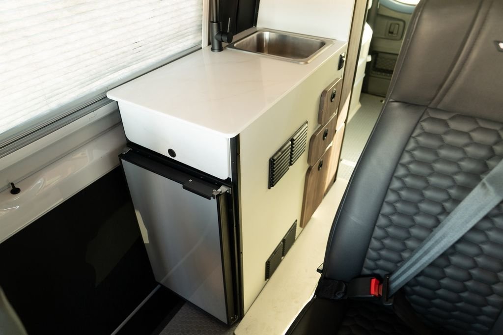 Used 2023 White Mercedes-Benz TIFFIN GH1-AB image 59