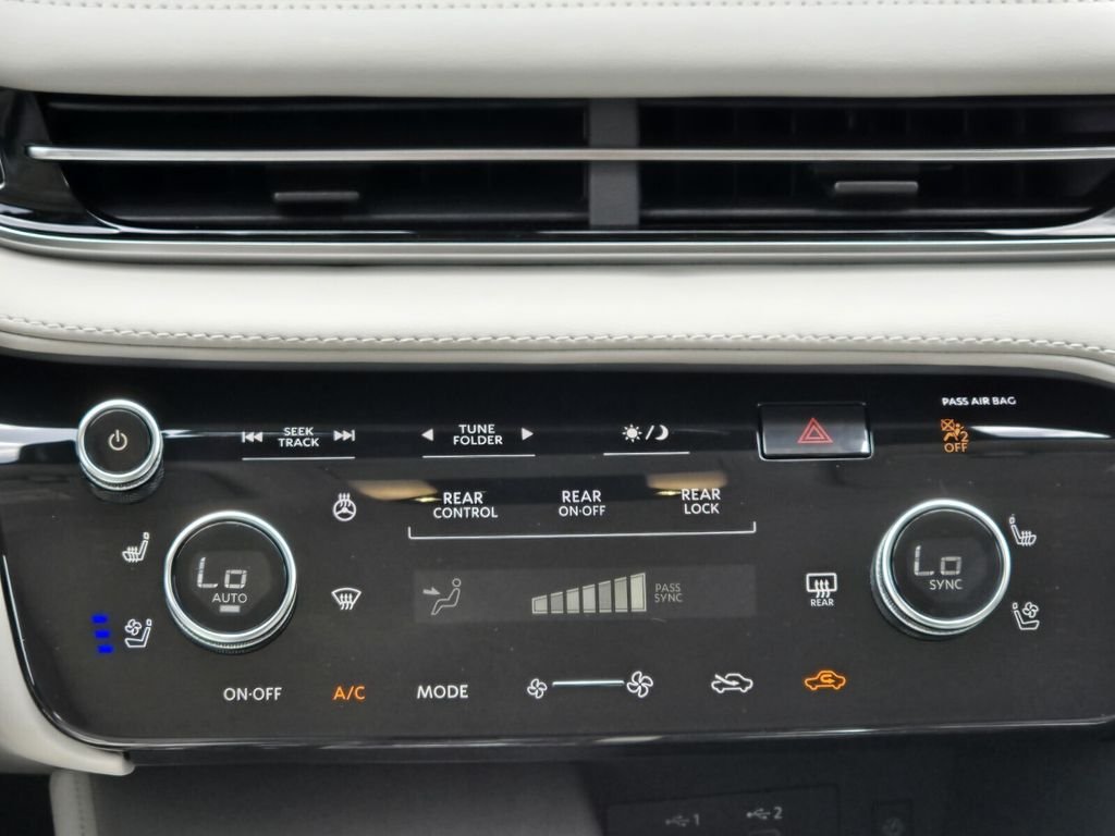 New 2027 RADIANT WHITE INFINITI Luxe FWD image 20
