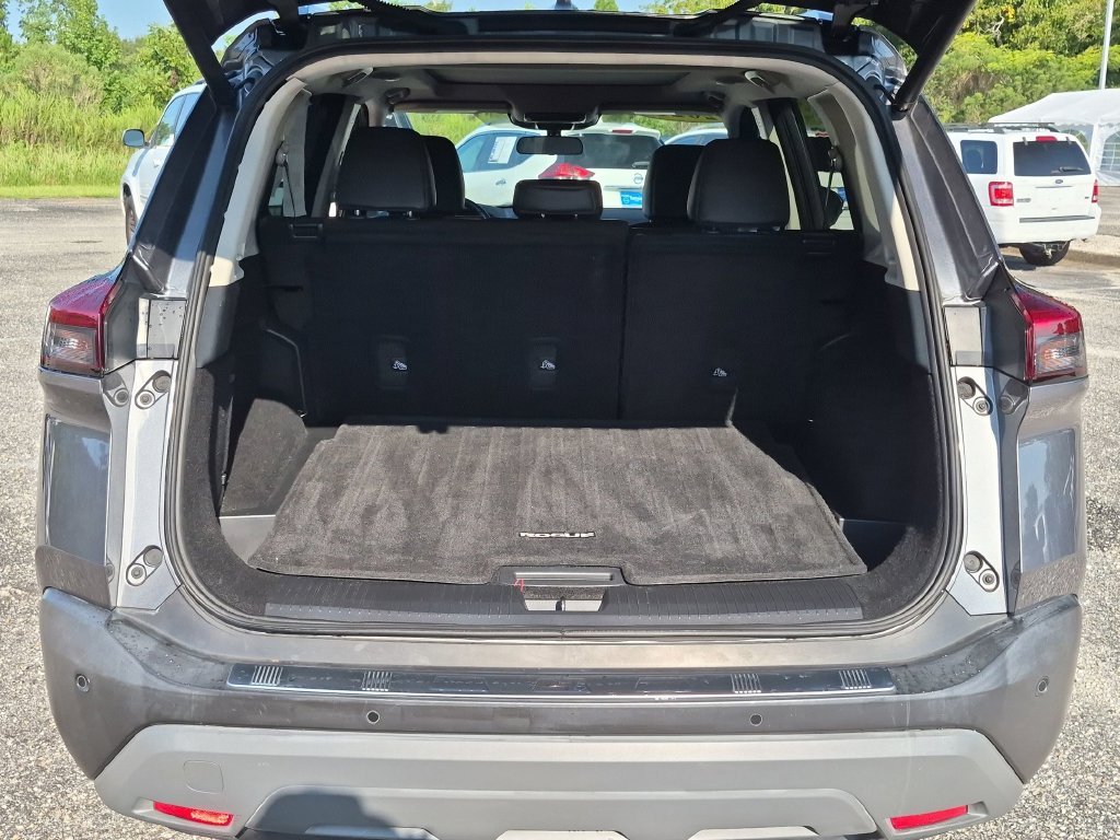 Used 2021 Gray Nissan SV image 31