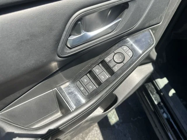 2025 Nissan Rogue SV - Photo 17