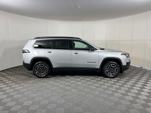 New 2026 Silver Zynith Clearcoat Jeep Laredo image 4