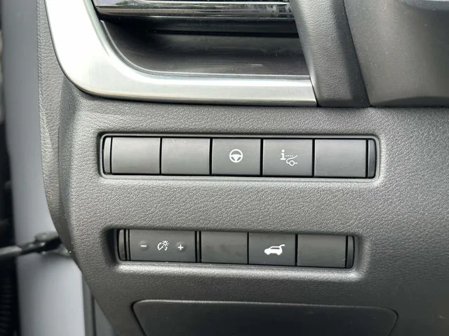Used 2021 Gray Nissan Platinum image 20