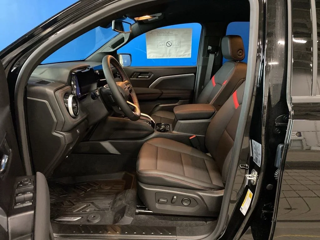 2026 Chevrolet Colorado Z71 - Photo 12
