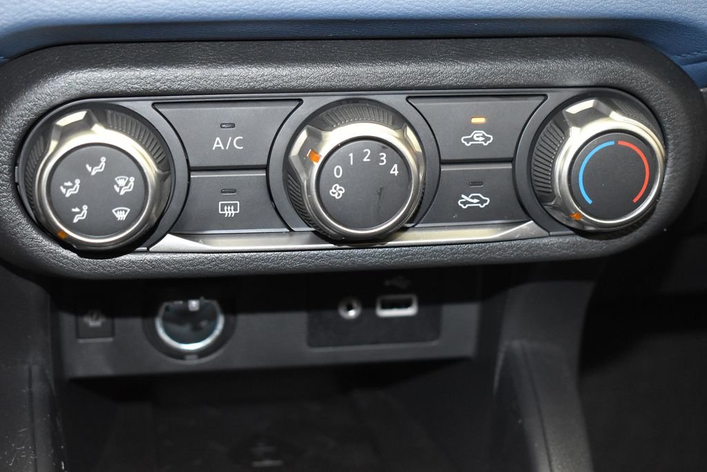 2025 Nissan Versa Sedan SV - Photo 19