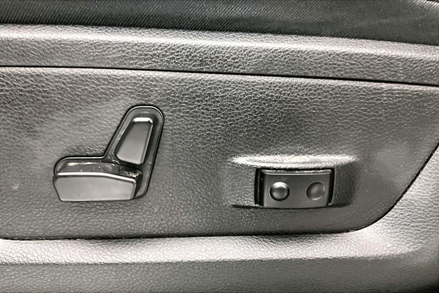 Used 2026 Bright White Clearcoat Ram Laramie image 30