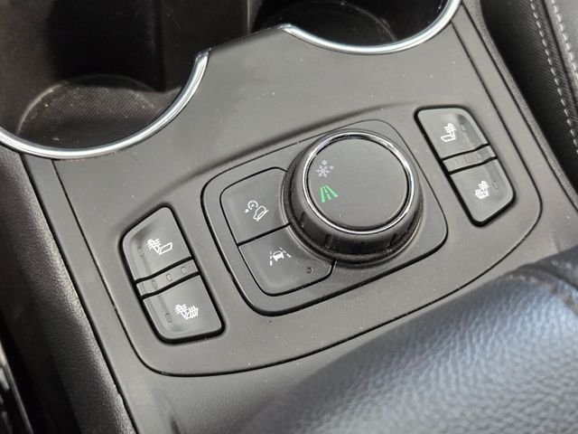 Used 2023 White GMC SLT image 22