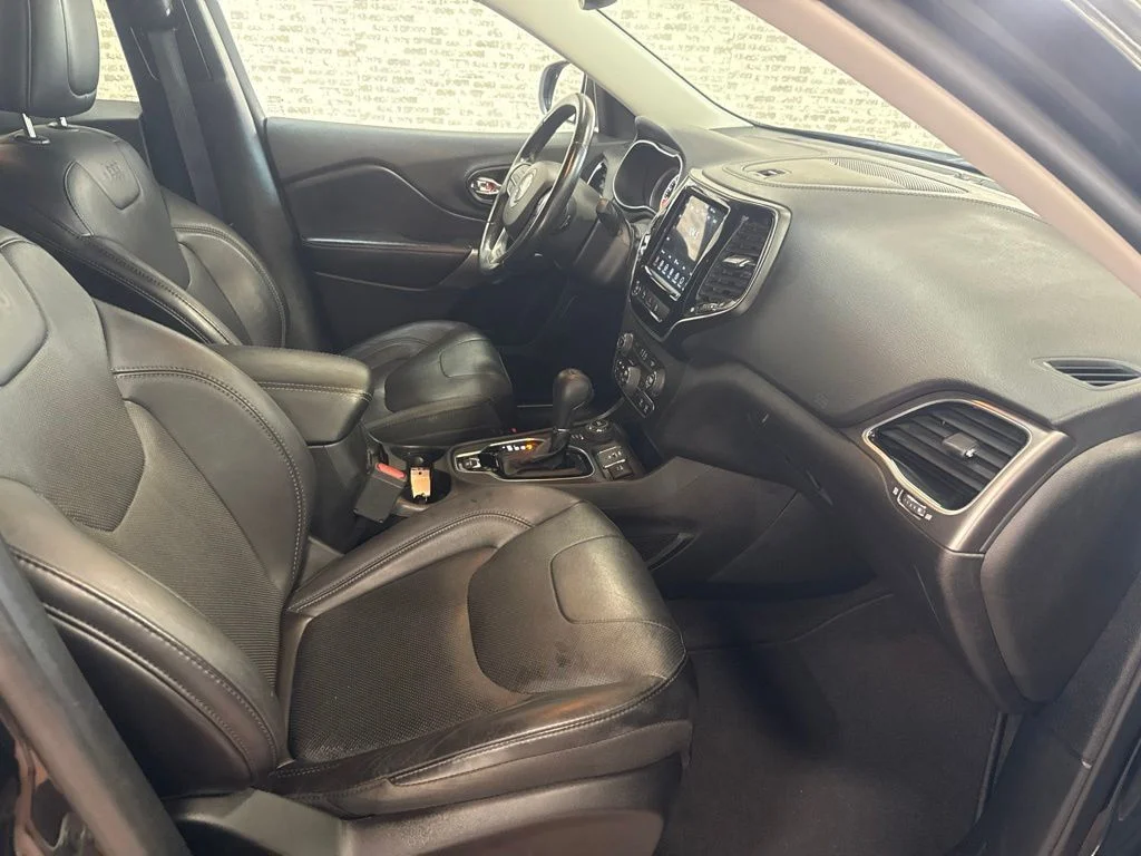 Used 2021 Black Jeep Limited image 10