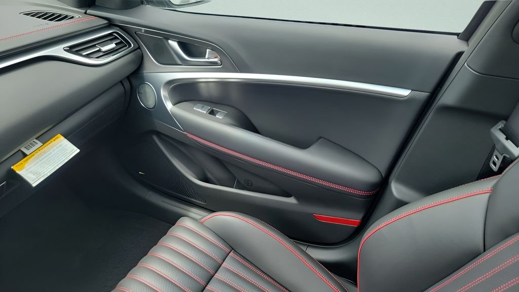 New 2026 Silver Genesis 3.3T SPORT PRESTIGE image 13